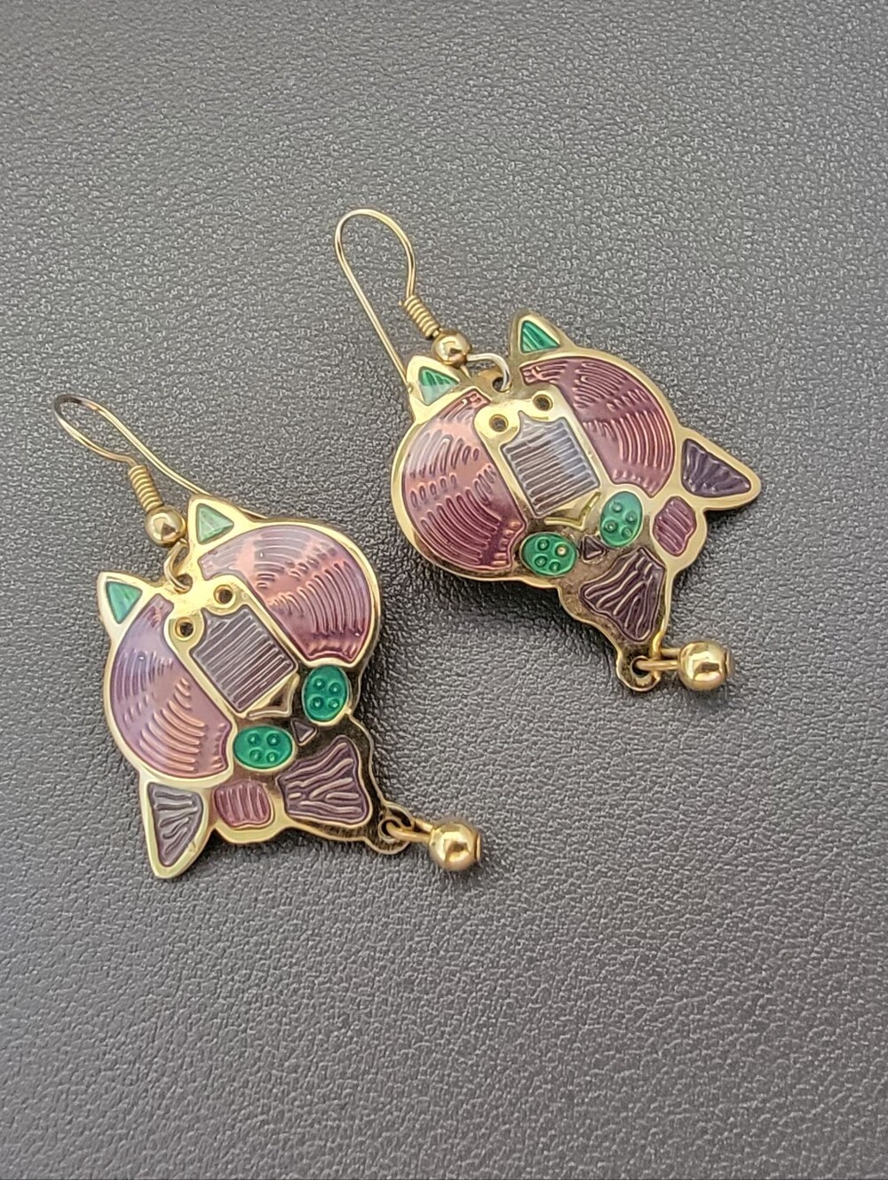 Vintage Berebi Enamel Cat Dangle Earrings Gold Tone Purple Green Kitty Figural